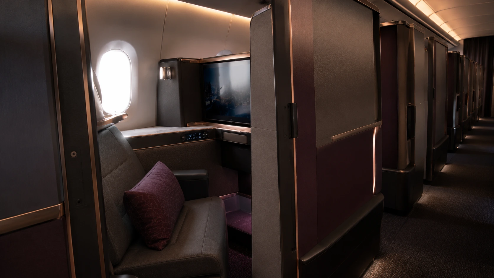 Qatar Airways Qsuite business class suite